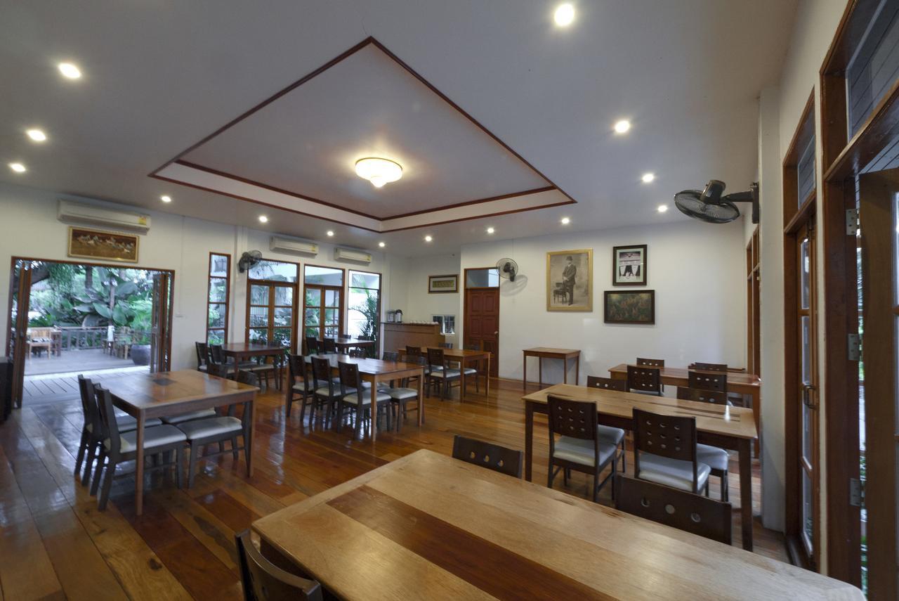Tree House Hotel Sisaket Exterior photo